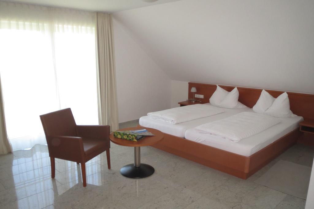 Gaestehaus Frohe Aussicht เครสส์บรอนน์ อัม โบเดนเซ ภายนอก รูปภาพ