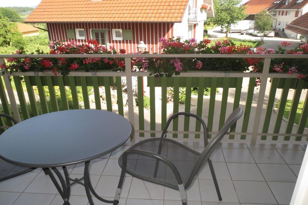 Gaestehaus Frohe Aussicht เครสส์บรอนน์ อัม โบเดนเซ ภายนอก รูปภาพ